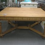 502 8123 DINING TABLE